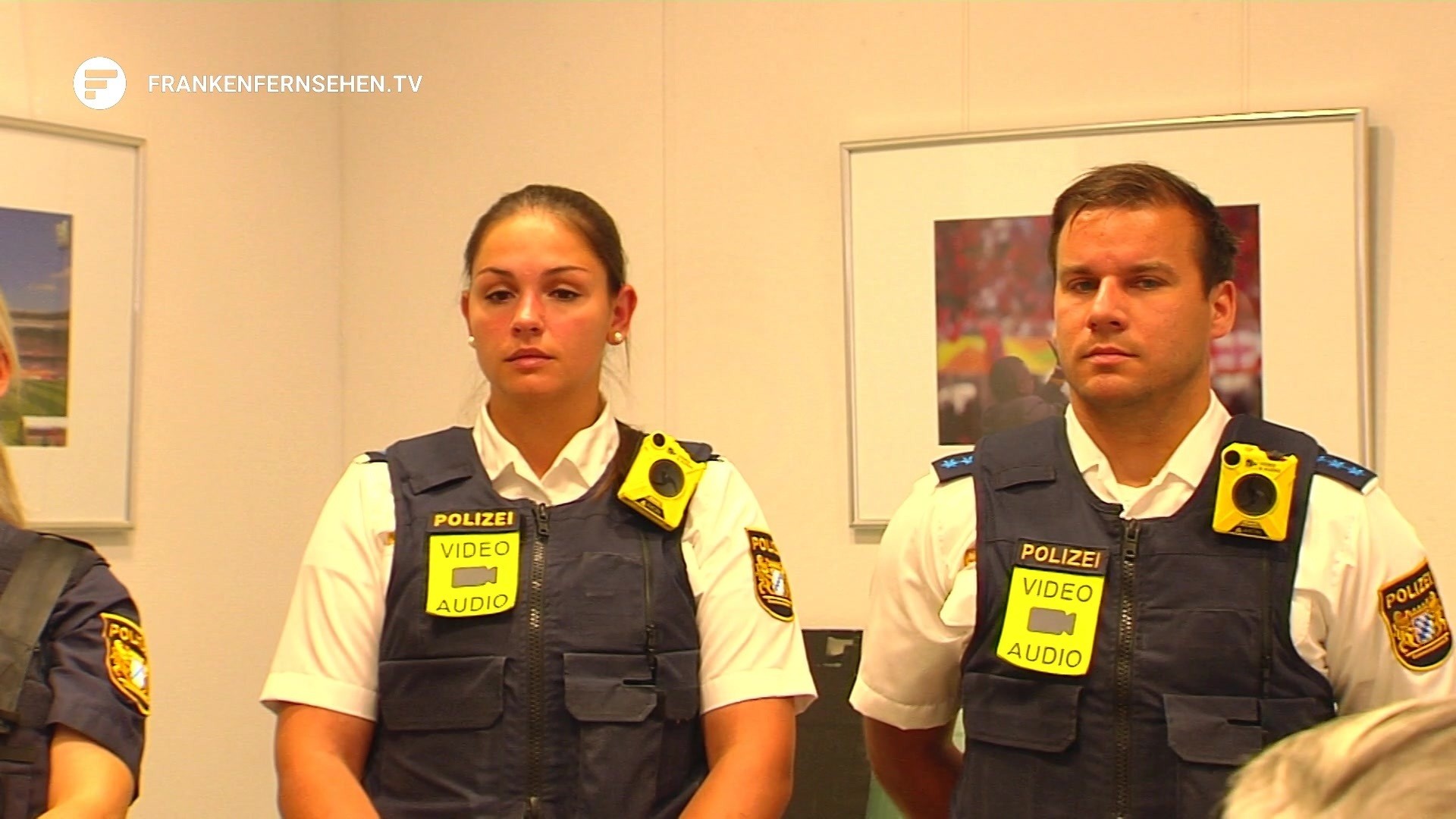 Bayerische Polizei Wird Mit Bodycams Ausgerustet Franken Fernsehen